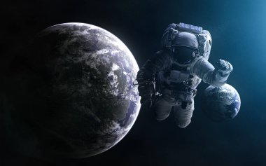 Astronot exoplanets mavi yıldız ışığında arka plan üzerinde. Soyut bilim kurgu. Görüntü unsurları Nasa tarafından döşenmiştir