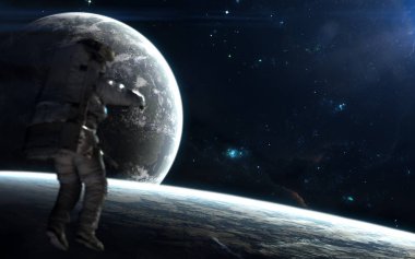 Derin uzay. Astronot, gezegenler kozmik manzara arka plan üzerinde. Bilim kurgu sanat. Görüntü unsurları Nasa tarafından döşenmiş