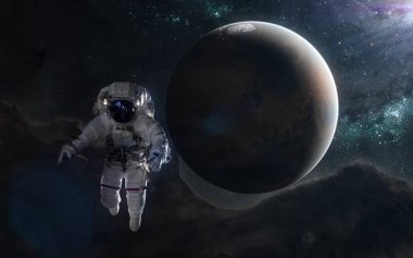 Astronot ve mavi ışınlı kırmızı gezegen. Mars, Güneş Sistemi. Bilim kurgu sanatı. Görüntünün elemanları Nasa tarafından döşenmiştir