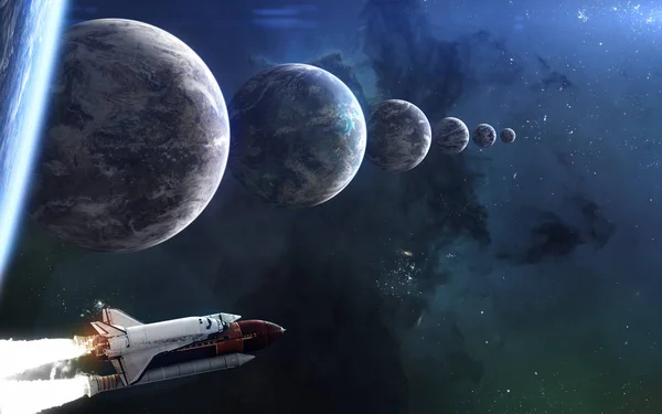 Sju exoplaneter på samma linje. Rymdfärja, vackert utrymme landskap. Science fiction-konst. Beståndsdelar av avbilda möblerades av NASA — Stockfoto