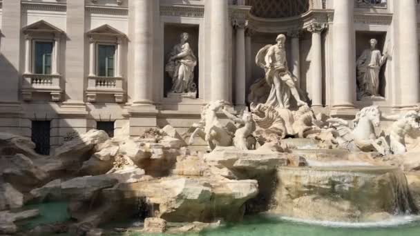 Spostamento Panoramico Destra Della Telecamera Incornicia Fontana Trevi Con Sue — Video Stock