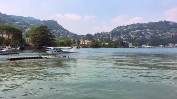 Hidroavião Ancorado Lago Como Dia Verão — Vídeo de Stock