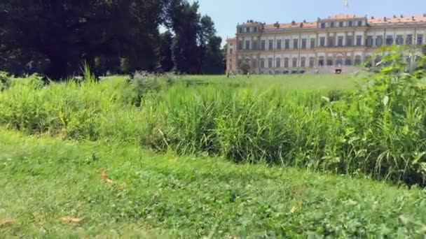 Monza Agosto 2019 Parco Della Villa Reale Monza Con Stagno — Video Stock