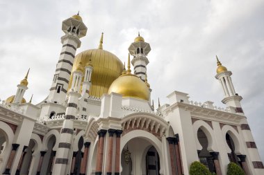 Kuala Kangsar, Malezya 'daki Bukit Chandan' daki Mescid Ubudiah. Mescid Ubudiah, Malezya 'nın en güzel camileri listesinde üst sıralarda yer alıyor..