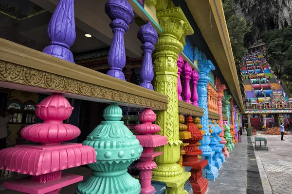 Nowy Ikoniczny Wygląd Kolorowym Murugan Temple Batu Jaskinie Stają Się Zdjęcie Stockowe
