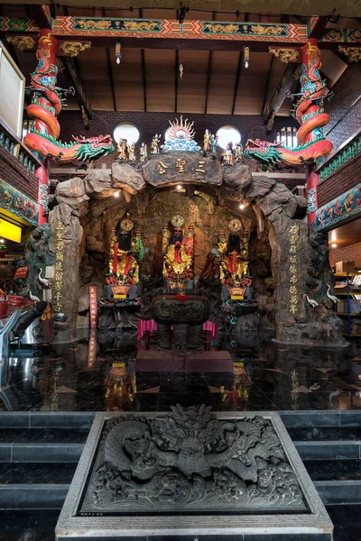 Gran Pintoresco Templo Tradicional Cueva Del Dragón Negro Chino Colorido —  Fotos de Stock