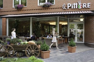 Kahve dükkanındaki tezgah.