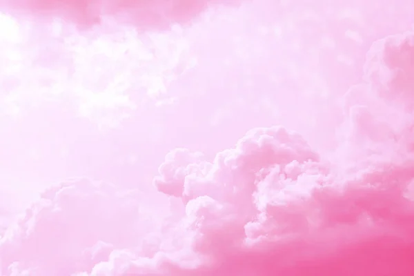 背景がぼやけている 青空と白いふわふわの雲 無料のストック写真 C Alenalihacheva