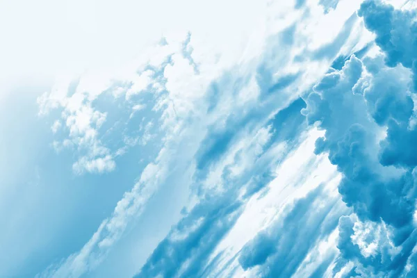 Fondo Borroso Cielo Azul Nubes Esponjosas Blancas —  Fotos de Stock