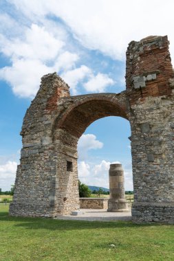 Carnuntum, Avusturya, Romalılar yerleşim tarihi sitesinde Heidentor
