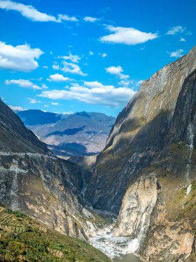 Kaplan Leaping Gorge, Yunnan Çin, Jinsha Nehri'nin Kanyon