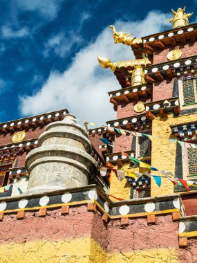Shangri La Tibet manastır