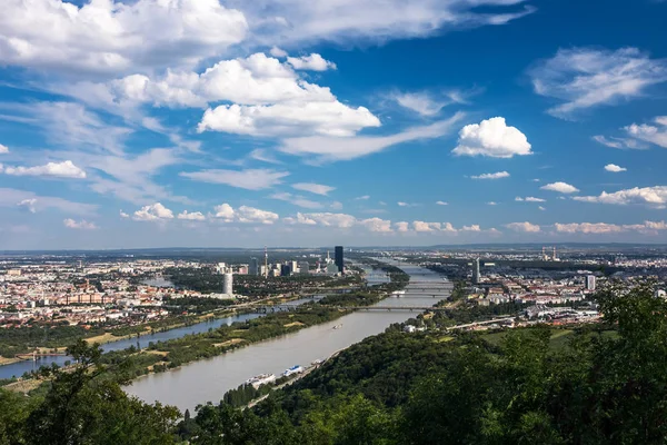Βιέννη Cityscape Υψηλής Γωνία Θέα Της Πόλης Τον Ποταμό Δούναβη — Φωτογραφία Αρχείου