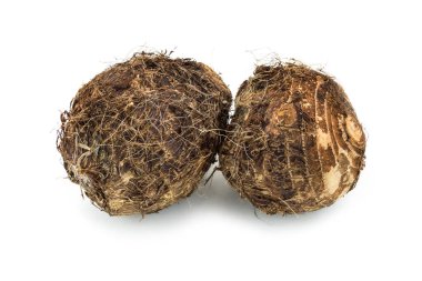 Taro, bir kök sebze beyaz arka plan üzerinde Kapat