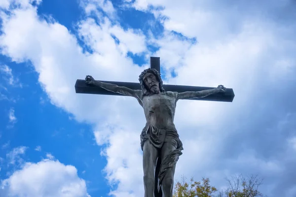 Jesus Cruz Símbolo Cristianismo Com Céu Azul Nuvens — Fotografia de Stock