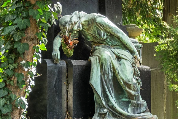 Grave Angel Figura Religiosa Sepultura Cemitério — Fotografia de Stock