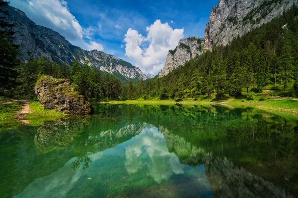 Gruener See, Avusturya, güzel göl su dağlardan erime ile