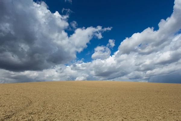 Ackerland Mit Dramatischem Himmel Landschaft Mit Landwirtschaftlichem Feld — Stockfoto