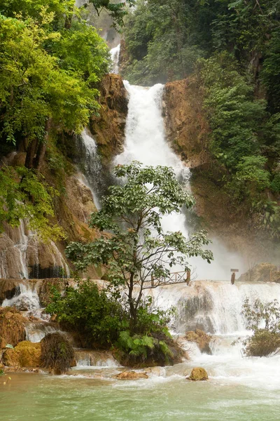 Водопад Куанг Недалеко Луанг Прабанга Лаосе — стоковое фото
