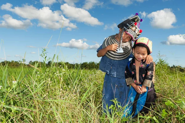 Bambini Dell Asia Ragazzo Ragazza Abiti Tradizionali Sulla Risaia — Foto Stock