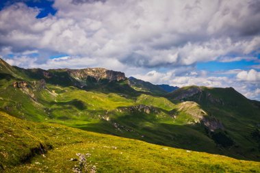 Güzel dağlar ve cennet ile Hohe Tauern aralığının manzara