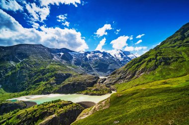 Güzel dağlar ve cennet ile Hohe Tauern aralığının manzara