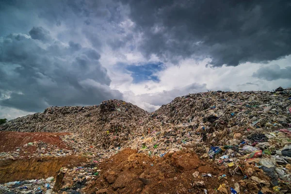 Garbage dump Hill — Stockfoto