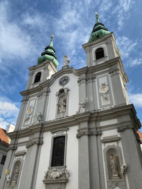 Viyana 'daki Mariahilf Kilisesi