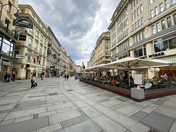 Viena Áustria Junho 2020 Pessoas Caminhando Pelas Lojas Rua Histórica — Fotografia de Stock