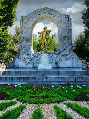 Johann Strauss Heykel Parkı Viyana, Avusturyalı besteci anıtı