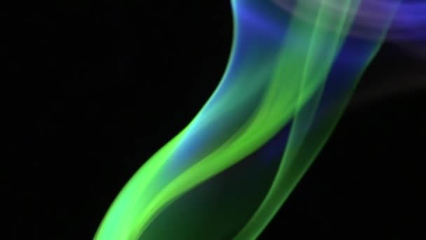 黑色背景的绿色和蓝色烟雾 — 图库视频影像