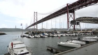 Limanın bağlantı noktası köprü tekne