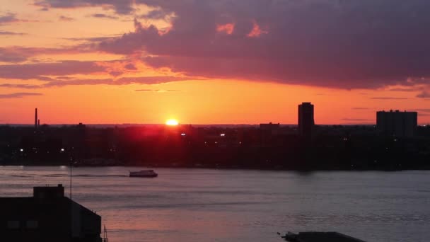 Atardecer Río Barco Crepúsculo — Vídeos de Stock