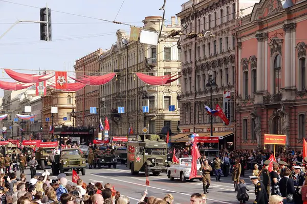 Nevsky prospect 9 Mayıs geçit