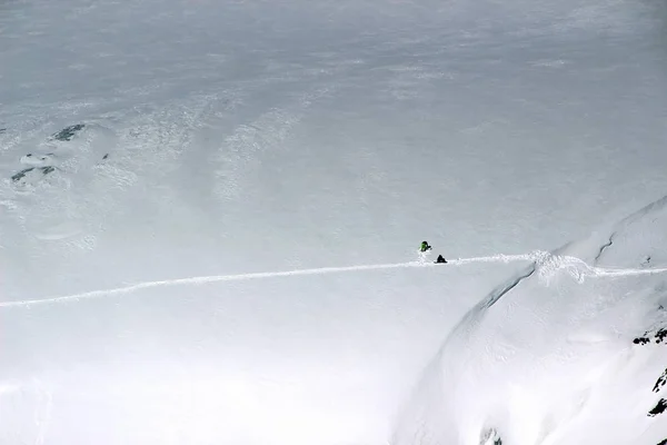 Snowboarders Sentar Neve Nas Encostas Elbrus Cáucaso — Fotografia de Stock
