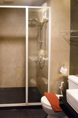 Modern iç banyo duş