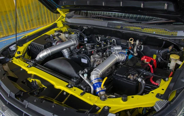 Araba motoru ile ilgili ayrıntılar