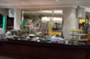 Hotel restaurant arka plan için soyut bulanıklık büfedeki görüntülemek için kullanılan
