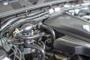 bir araba motorunun ayrıntıları