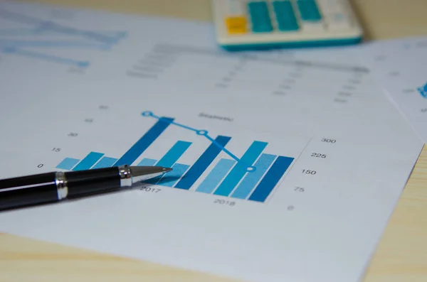 Financial Graphs Analysis Pen — Stock Photo, Image