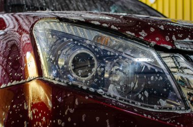 Sabunla oto yıkama..