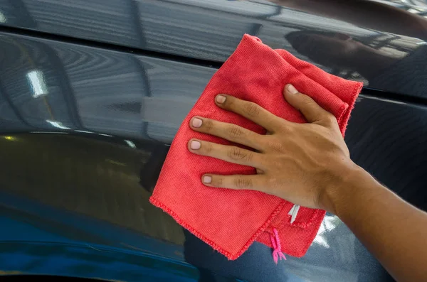 Hand Met Microvezel Doek Veeg Auto Schoon — Stockfoto