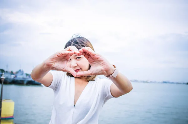 Heart shaped hand — Stock Photo, Image