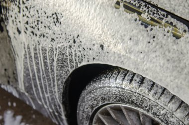 Oto yıkama kabarcıklar