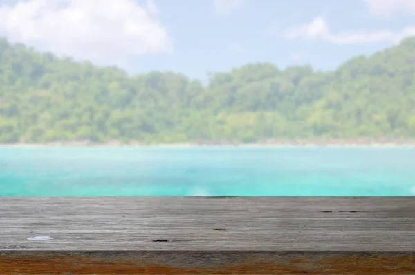 Mesa de madera mar y playa — Foto de Stock