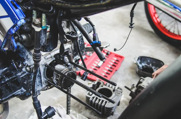 Reparación motocicleta — Foto de Stock