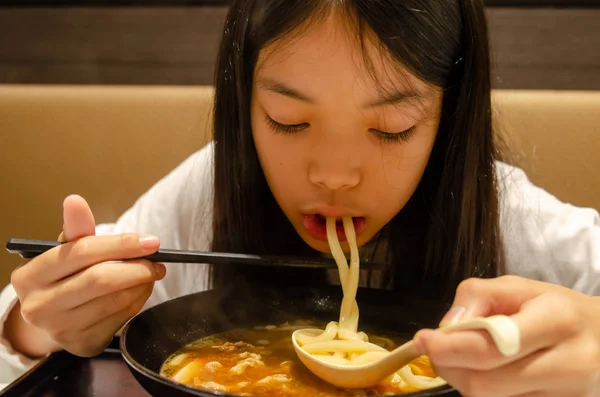 Asian girl eating ramen — Stock Photo, Image