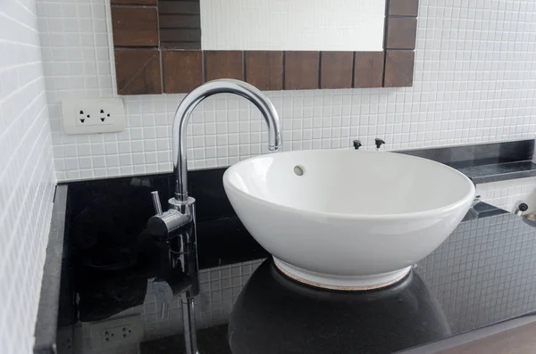 Lavabo modern otel — Stok fotoğraf