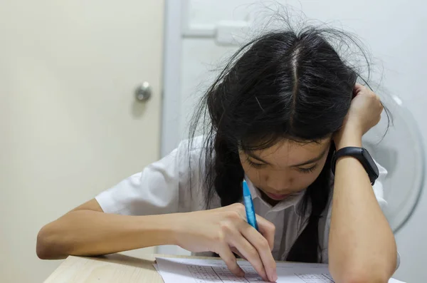 Children scream from homework — Stock Photo, Image