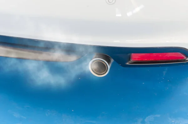 자동차 배기 연기 — 스톡 사진